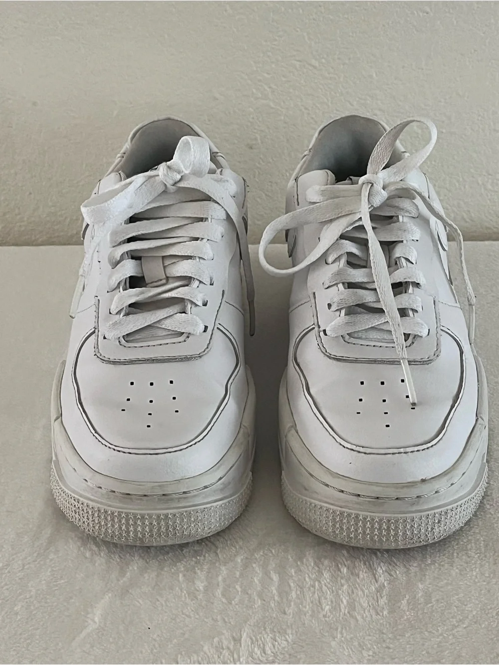 Nike White Leather Girls Low Profile Sneakers 5
